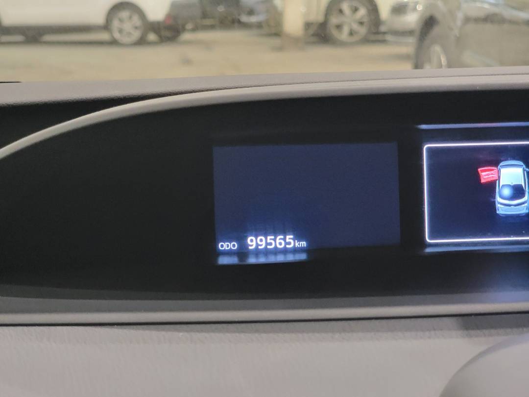 2021 TOYOTA PRIUS — 99565 KM — Lot 3195399 — Main - Marhaba Auctions Used Cars - Image 9