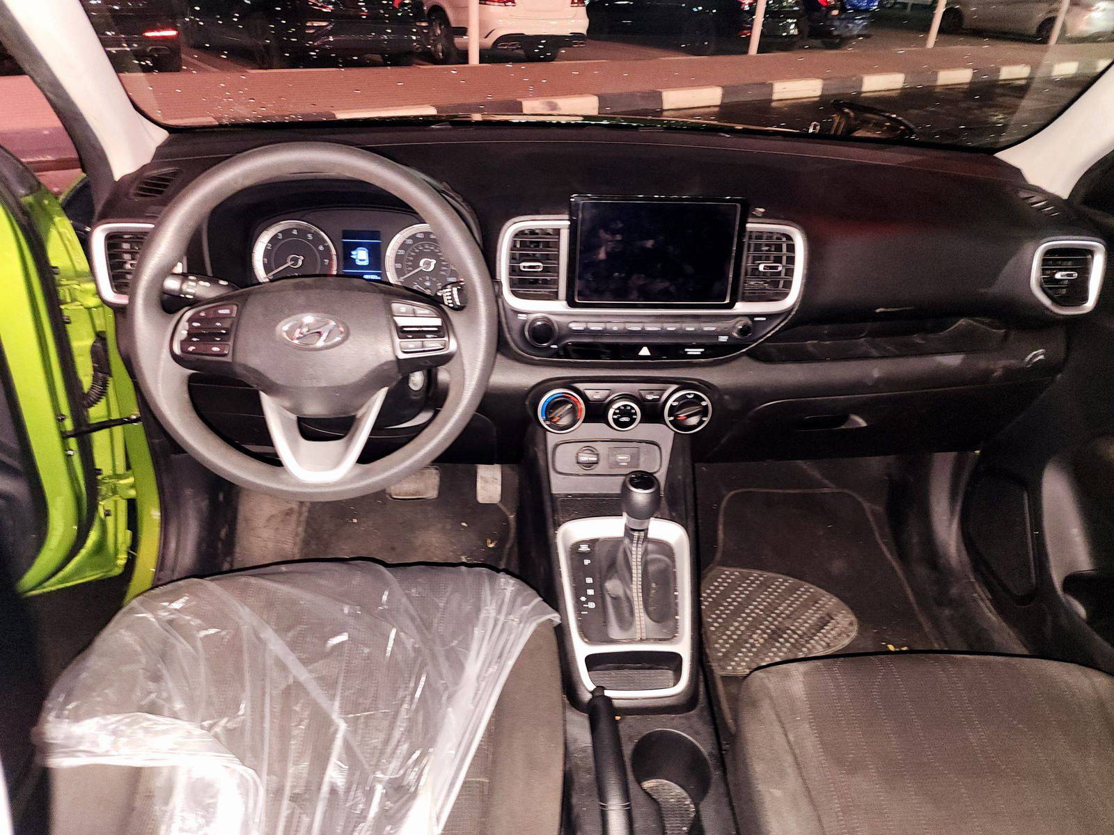 2021 HYUNDAI VENUE SEL — 49103 Miles — Lot 3MU076864 — Souq - Marhaba Auctions Used Cars - Image 7
