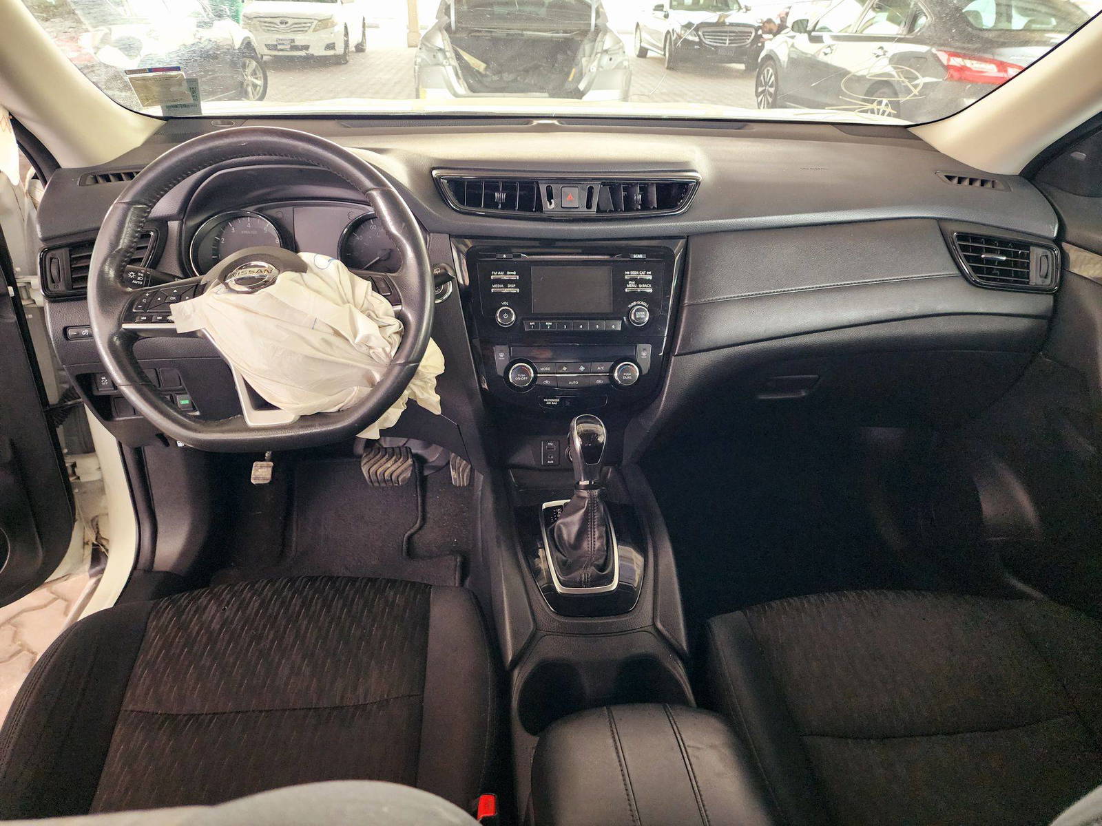 2017 NISSAN ROGUE — 148668 Miles — Lot 73742884 — Souq - Marhaba Auctions Used Cars - Image 7