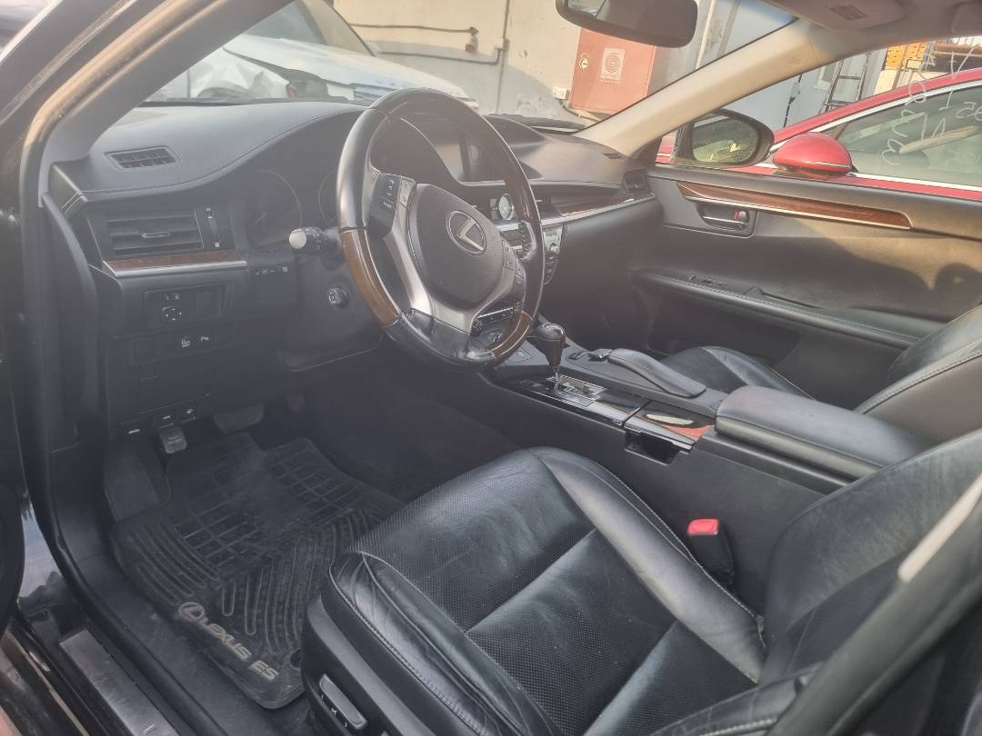2015 LEXUS ES 330 — 136208 Miles — Lot 205233 — Ind. 12 - Marhaba Auctions Used Cars - Image 8