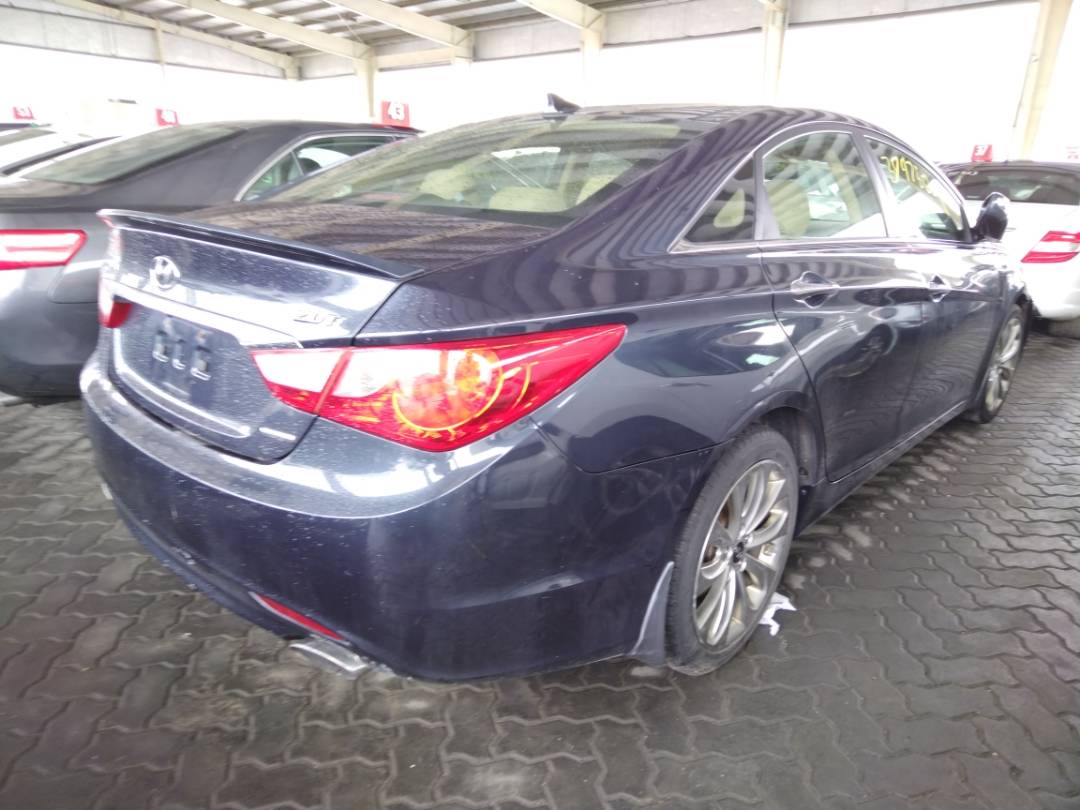 2013 HYUNDAI SONATA — 148609 Miles — Lot H558870 - Marhaba Auctions Used Cars - Image 4