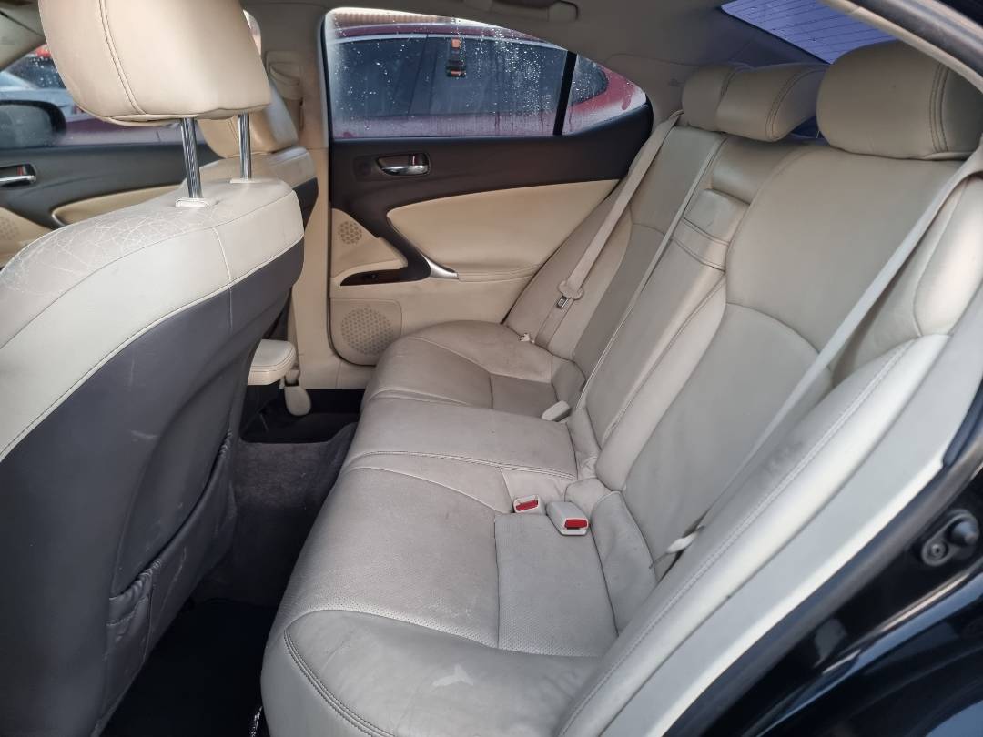 2010 LEXUS IS 250 — 178324 Miles — Lot 40348989 — Souq - Marhaba Auctions Used Cars - Image 7