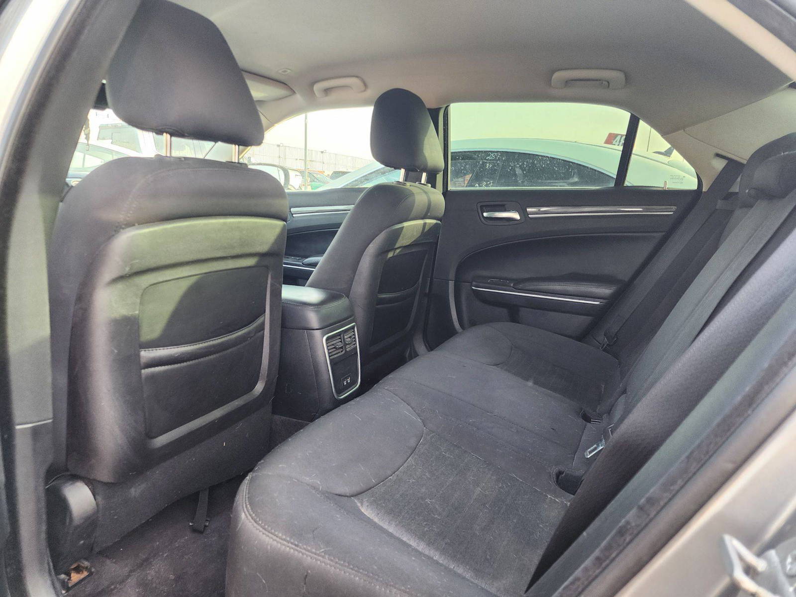 CHRYSLER 300 2018 - Marhaba Auction Used Cars - Image 7