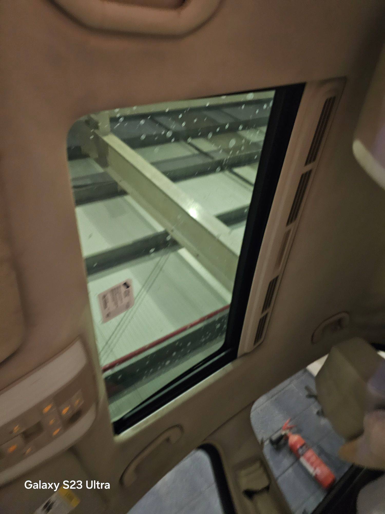 MERCEDES BENZ E 350 2015 - Marhaba Auction Used Cars - Image 9