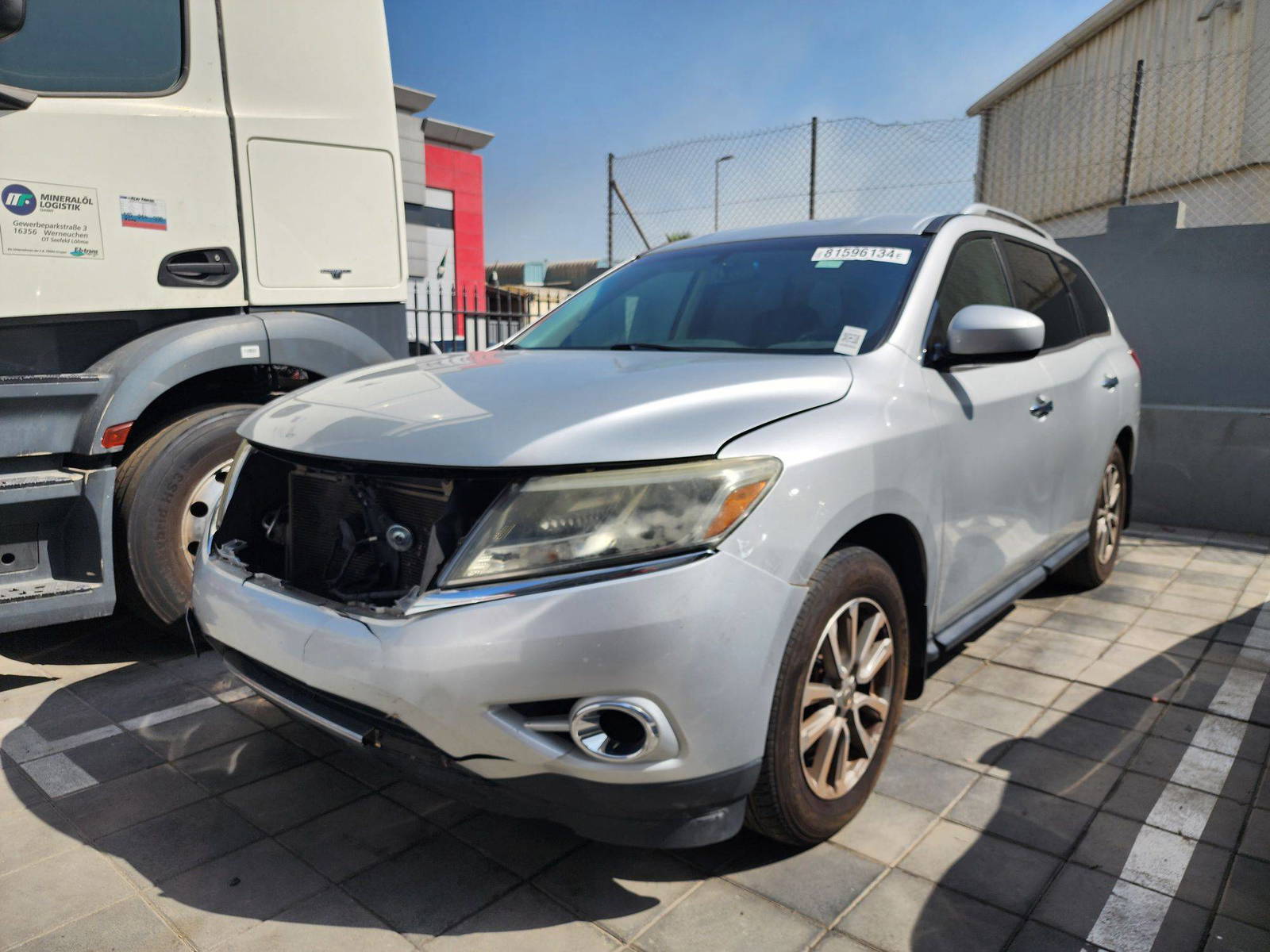 2015 NISSAN PATHFINDER — 165065 Miles — Lot 81596134 — Al Quoz - Marhaba Auctions Used Cars - Image 3