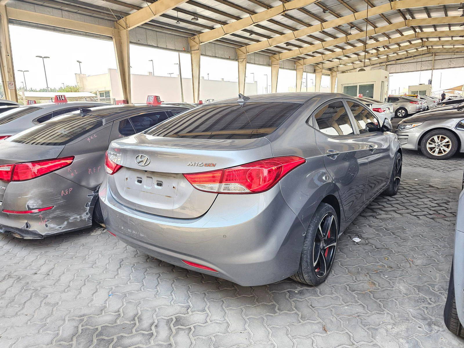 2012 HYUNDAI AVANTE — 177041 KM — Lot 421637 — Souq - Marhaba Auctions Used Cars - Image 4