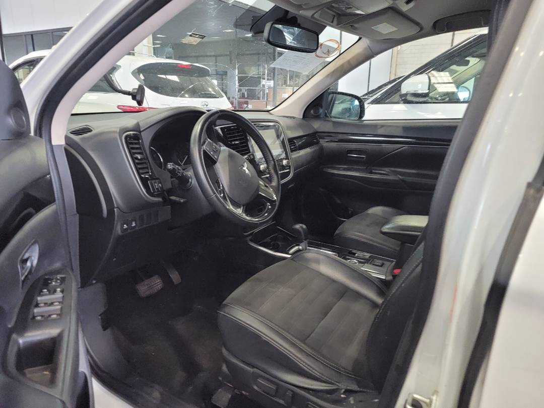 2020 MITSUBISHI OUTLANDER — 116763 Miles — Lot 215487 — Main - Marhaba Auctions Used Cars - Image 6