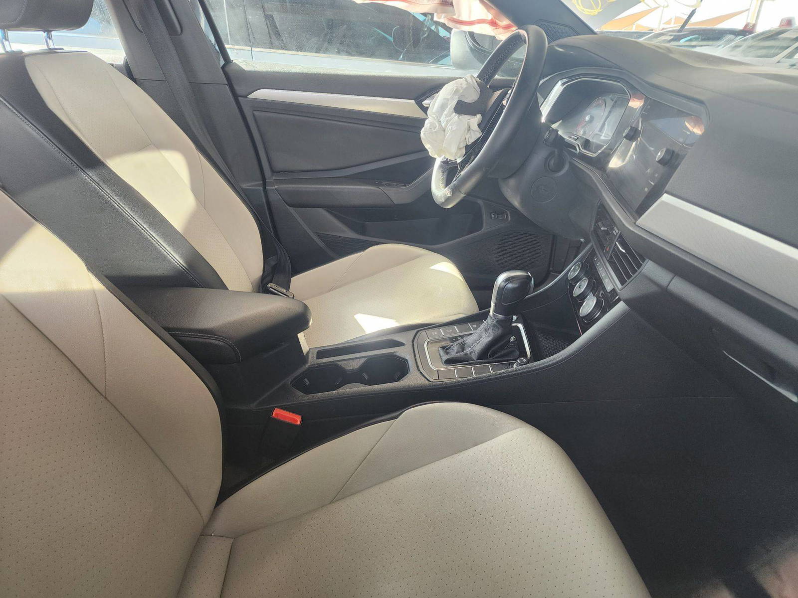 2019 VOLKSWAGEN JETTA — 90304 KM — Lot 04996 - Marhaba Auctions Used Cars - Image 9