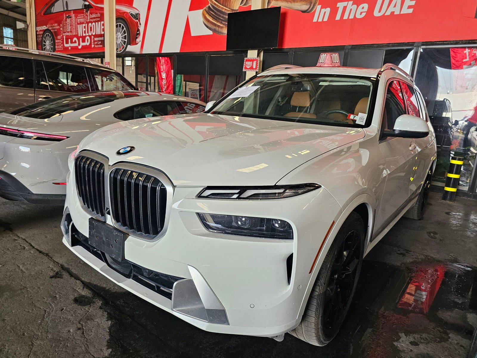 2025 BMW X7 XDRIVE40I — 30811 Miles — Lot 9W84852 — Souq - Marhaba Auctions Used Cars - Image 4