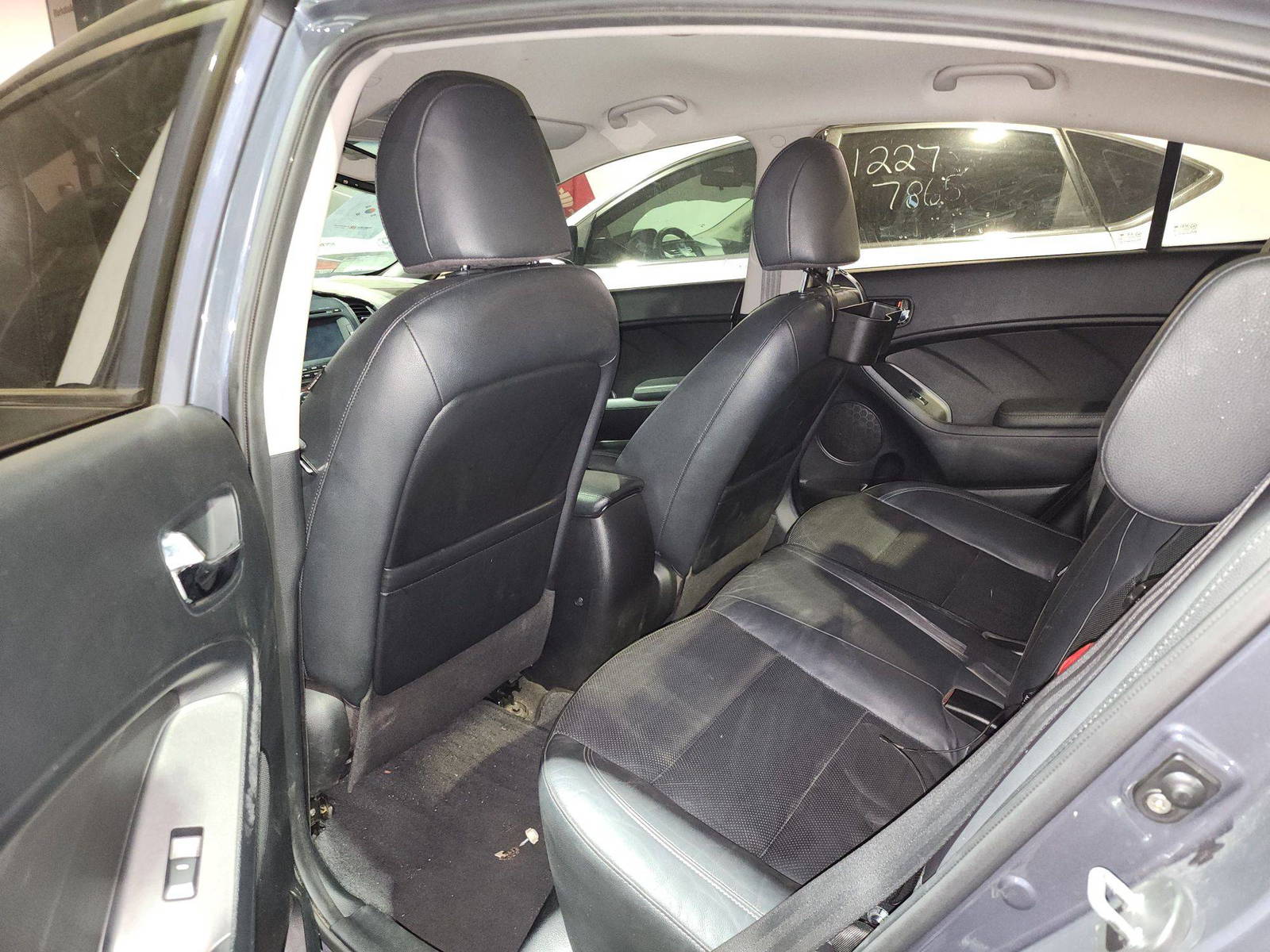2013 KIA K3 — 226028 KM — Lot 024596 — Souq - Marhaba Auctions Used Cars - Image 5