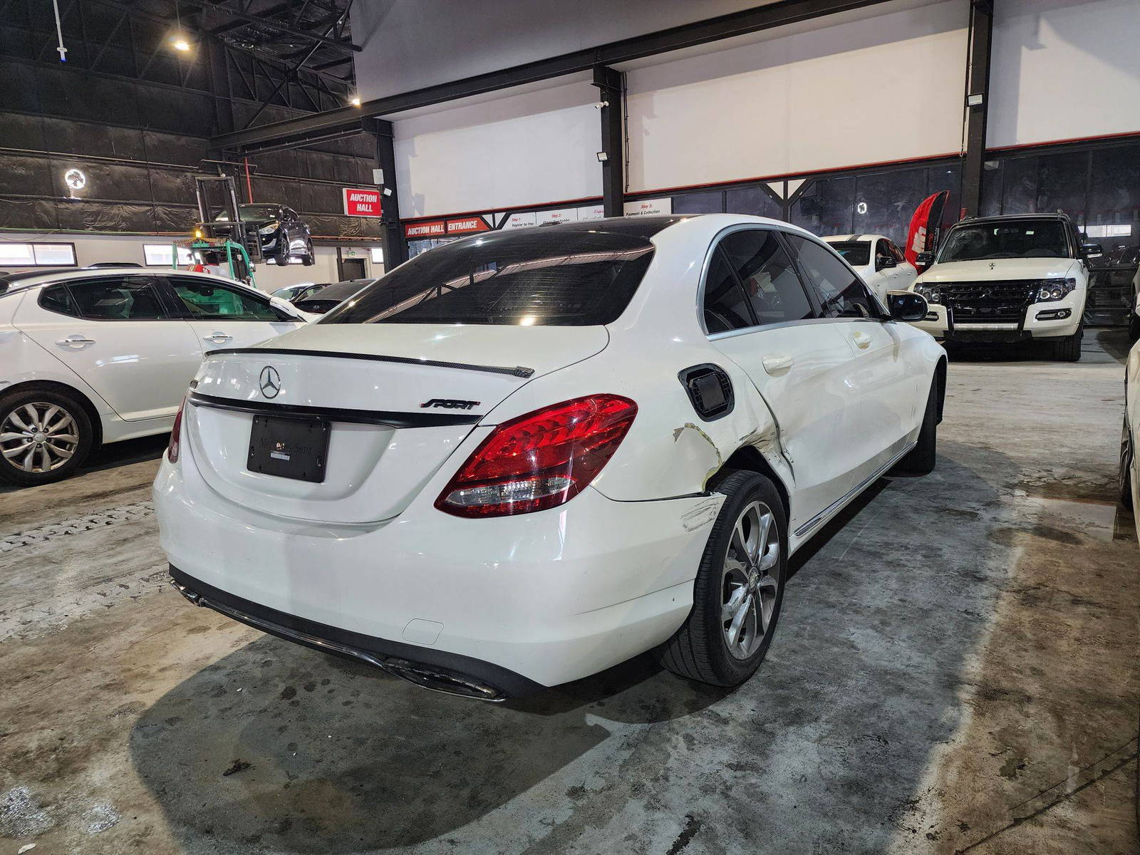 2015 MERCEDES BENZ C300 — 124910 Miles — Lot U060086 — Souq - Marhaba Auctions Used Cars - Image 7