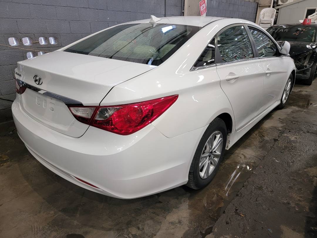2014 HYUNDAI SONATA — 105573 Miles — Lot H897651 - Marhaba Auctions Used Cars - Image 4