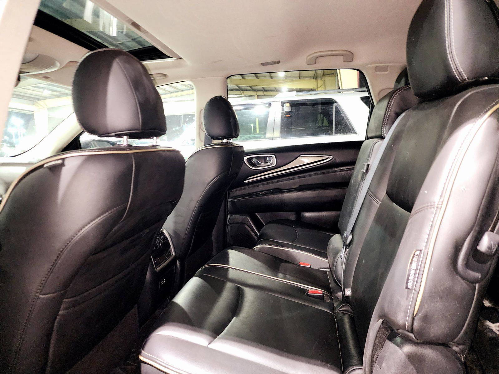 2020 INFINITI QX60 — 91565 Miles — Lot 45335164 — Souq - Marhaba Auctions Used Cars - Image 6