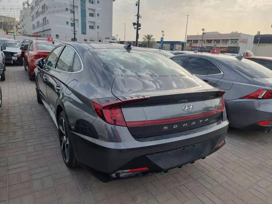 HYUNDAI SONATA