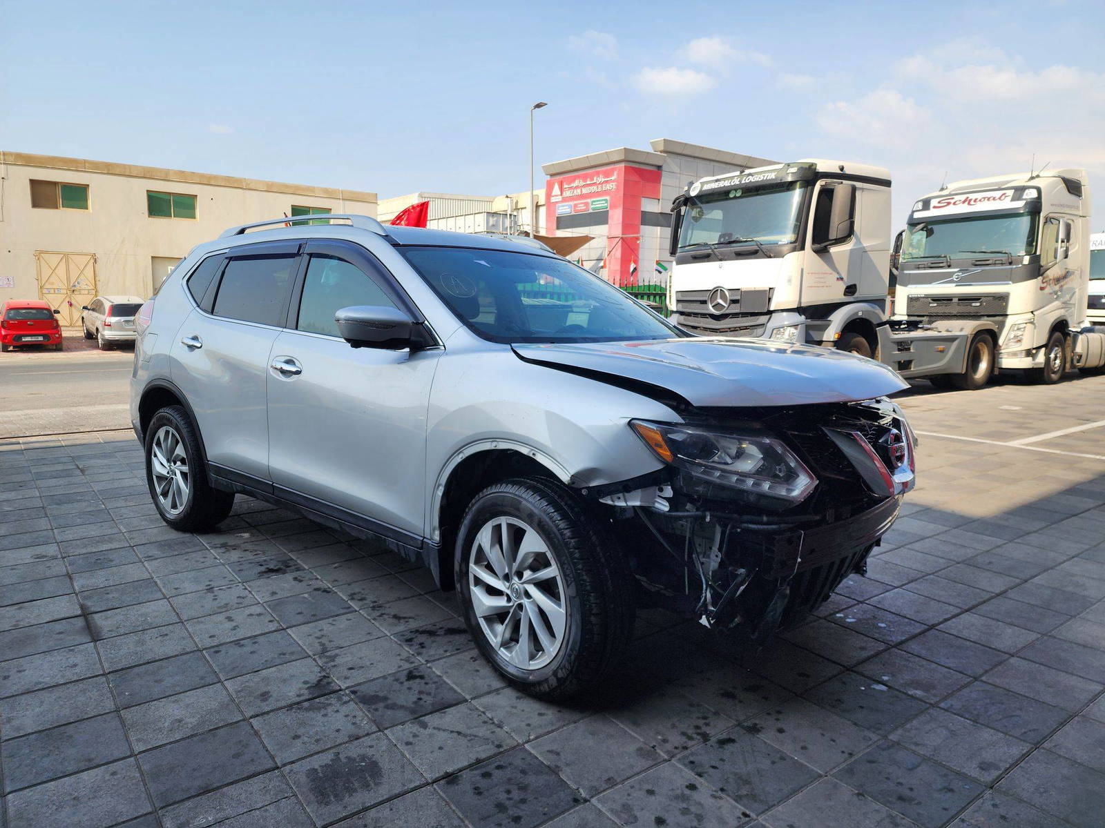 2015 NISSAN ROGUE — 89608 Miles — Lot 51608 — Al Quoz - Marhaba Auctions Used Cars - Image 4