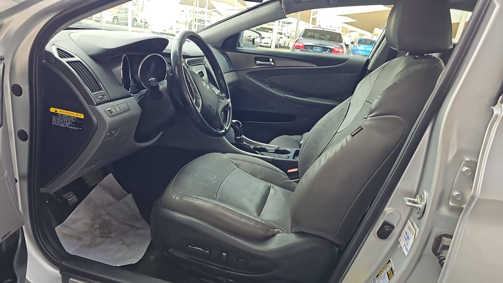 2013 HYUNDAI SONATA — 215040 Miles — Lot A41DA072262 — Souq - Marhaba Auctions Used Cars - Image 8