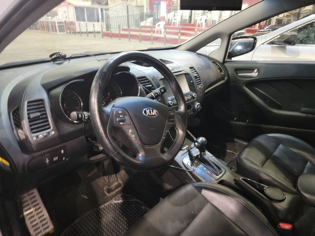 2013 KIA K3 — 156650 KM — Lot 037360 — Main - Marhaba Auctions Used Cars - Image 8