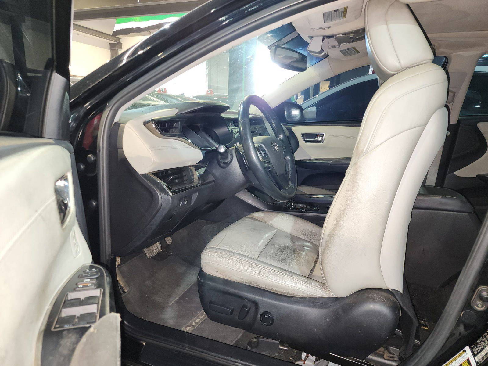 2015 TOYOTA AVALON — 150949 Miles — Lot 215487 — Souq - Marhaba Auctions Used Cars - Image 9