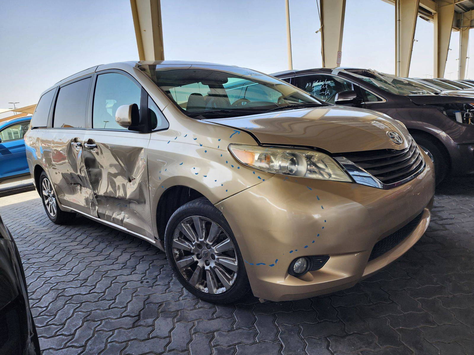 2011 TOYOTA SIENNA — 142781 Miles — Lot 52631154 — Souq - Marhaba Auctions Used Cars - Image 5