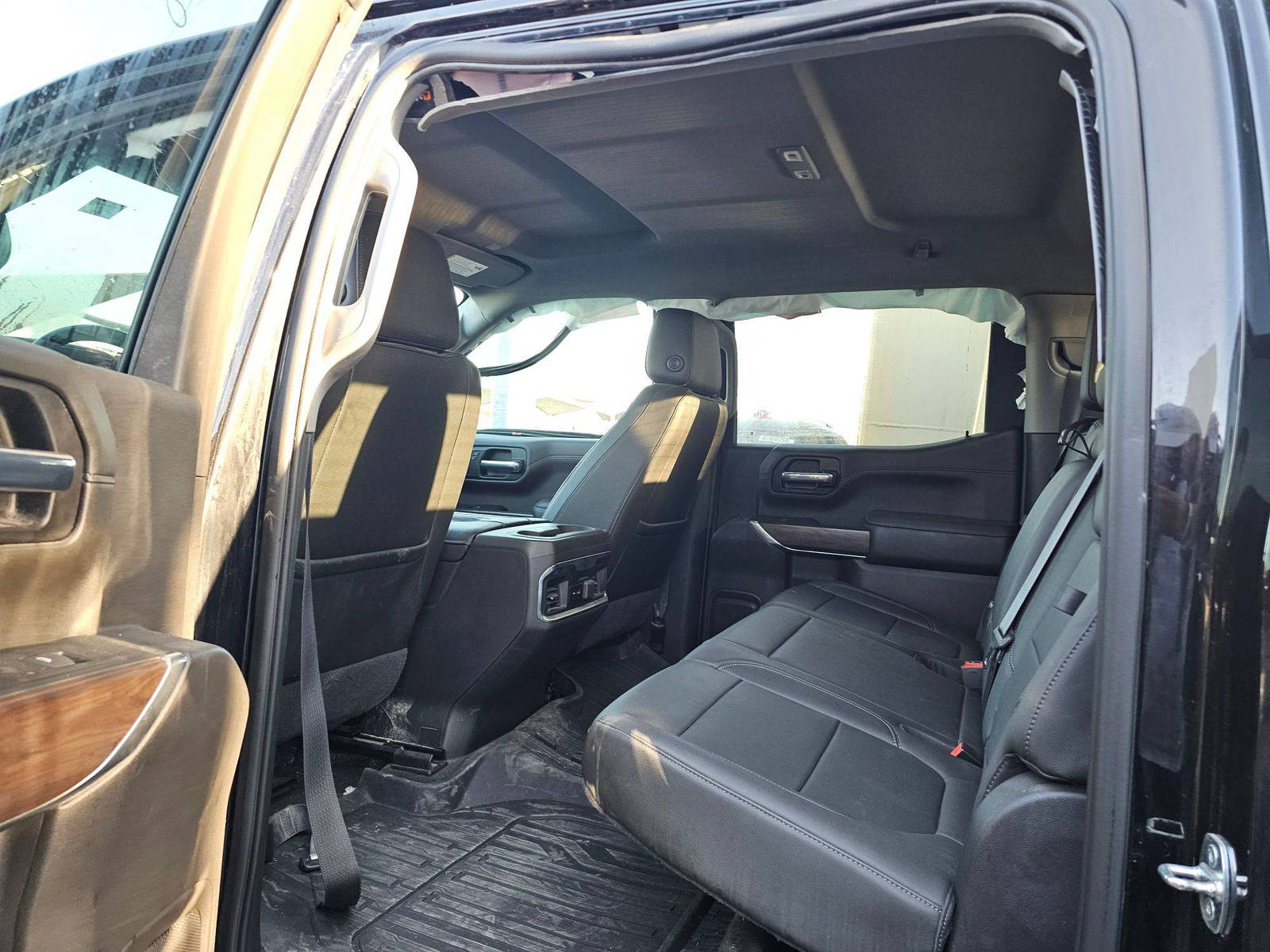 2022 GMC SIERRA — sold — 39017 Miles — Lot 4NG109307 — Souq - Marhaba Auctions Used Cars - Image 5