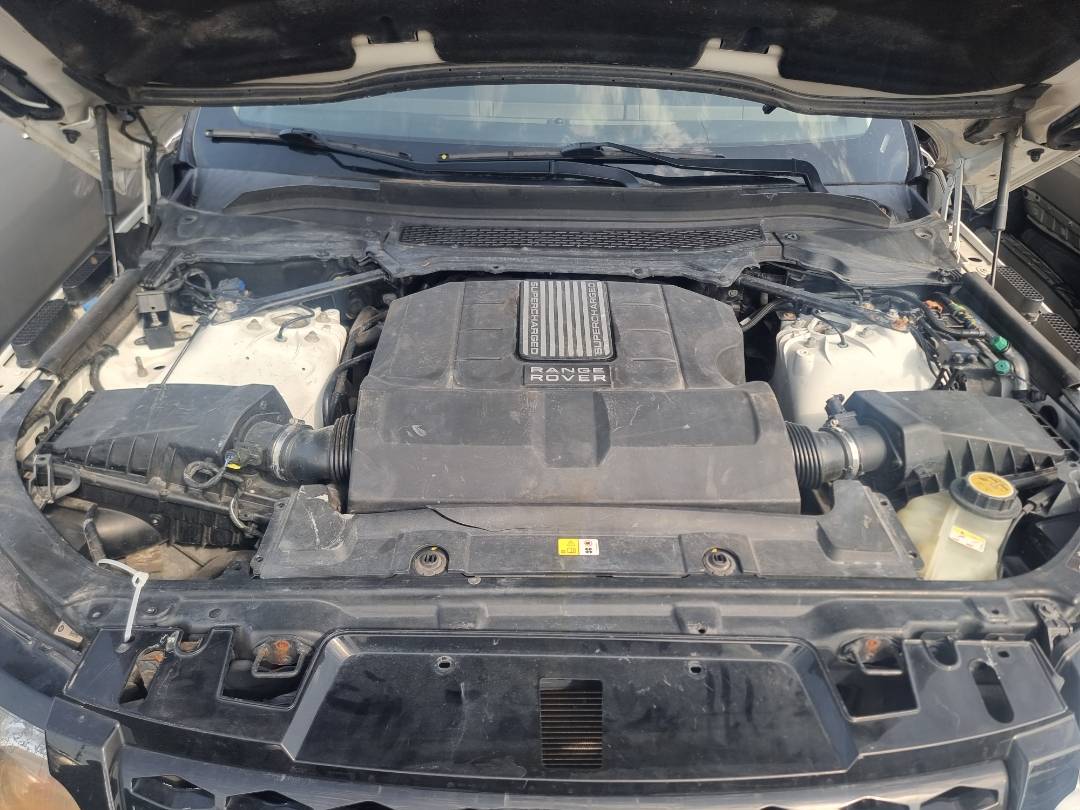 LAND ROVER RANGE ROVER SPORT HSE 2014 - Marhaba Auction Used Cars - Image 11