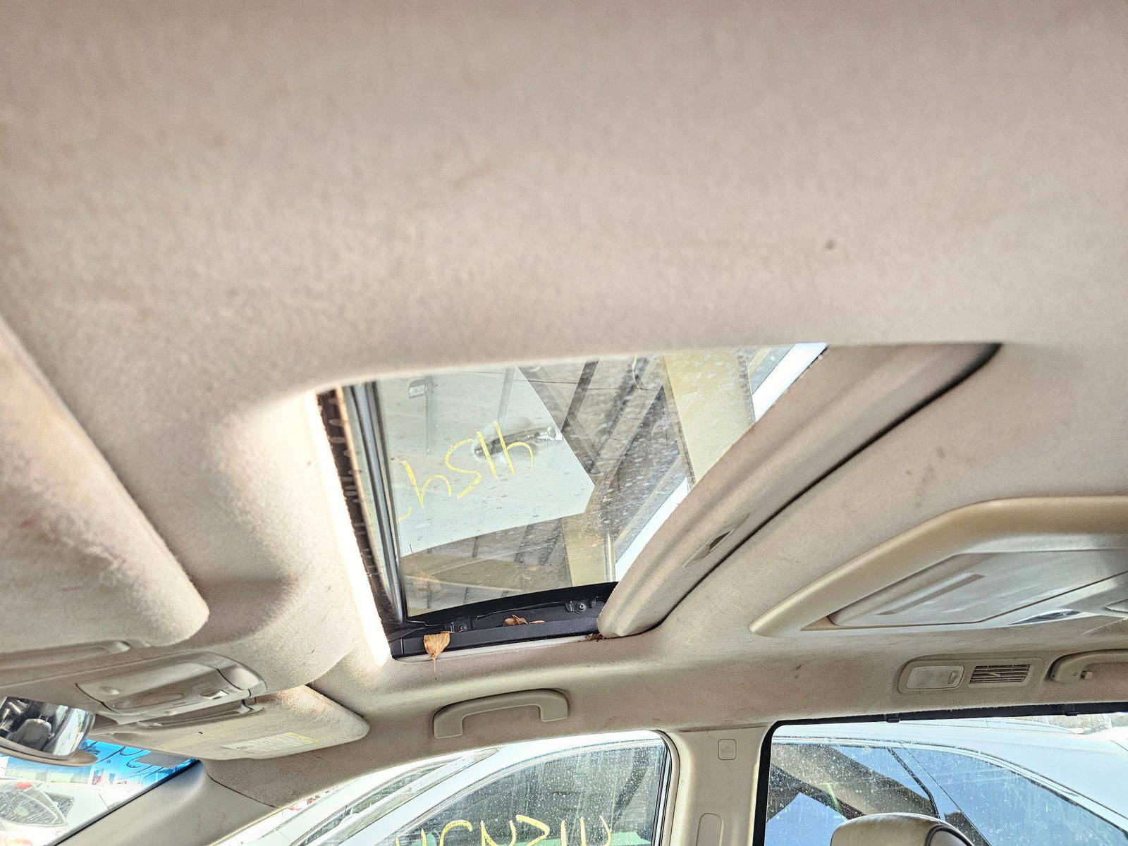 2011 NISSAN QUEST — Lot 41547420 — Souq - Marhaba Auctions Used Cars - Image 8