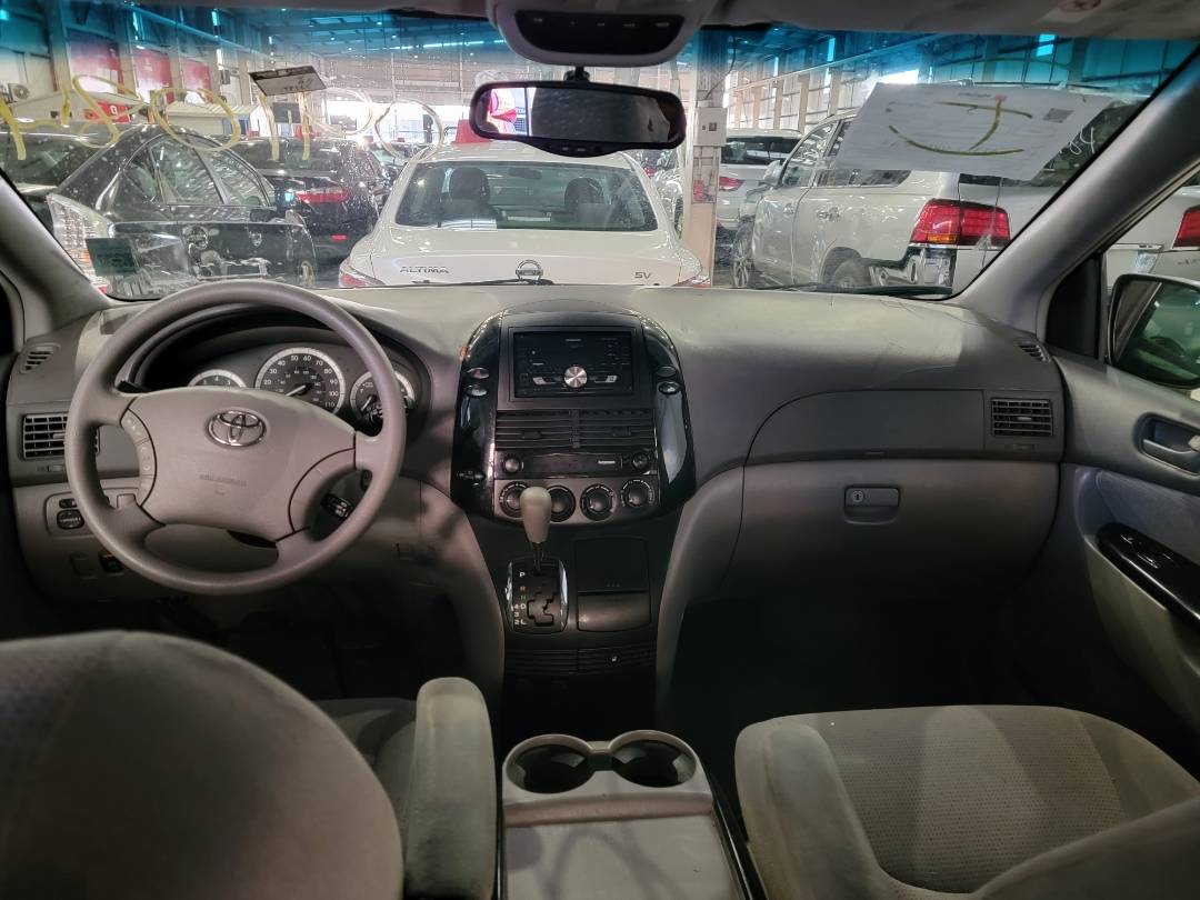 2004 TOYOTA SIENNA — 138565 Miles — Lot 091084 — Main - Marhaba Auctions Used Cars - Image 8