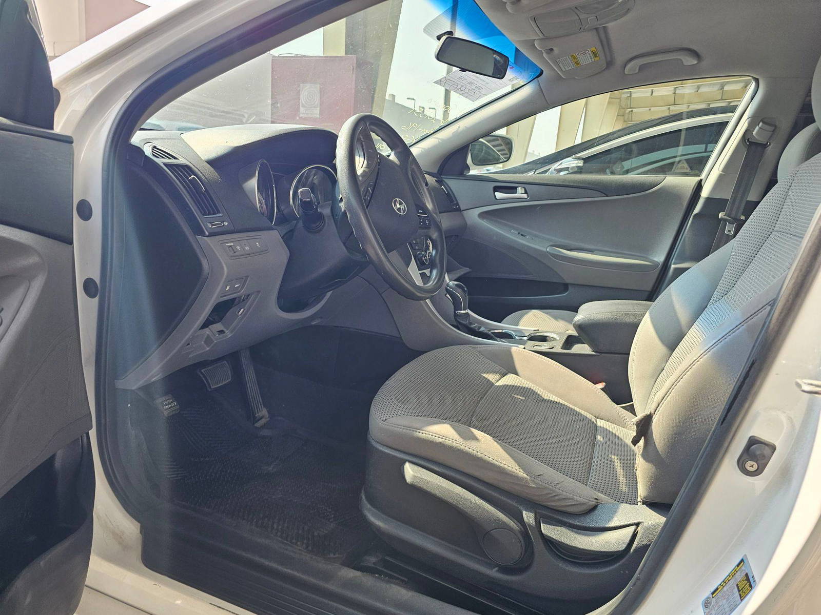 2011 HYUNDAI SONATA — 195762 KM — Lot 201551 — Main - Marhaba Auctions Used Cars - Image 8