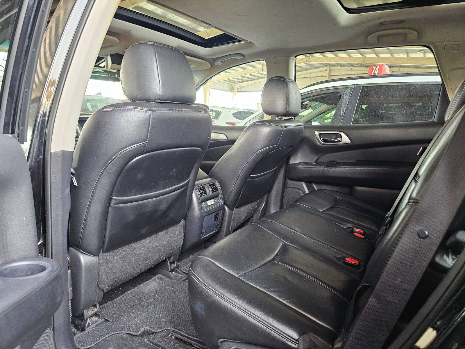 2017 NISSAN PATHFINDER — 192748 Miles — Lot N7HC603753 — Souq - Marhaba Auctions Used Cars - Image 6