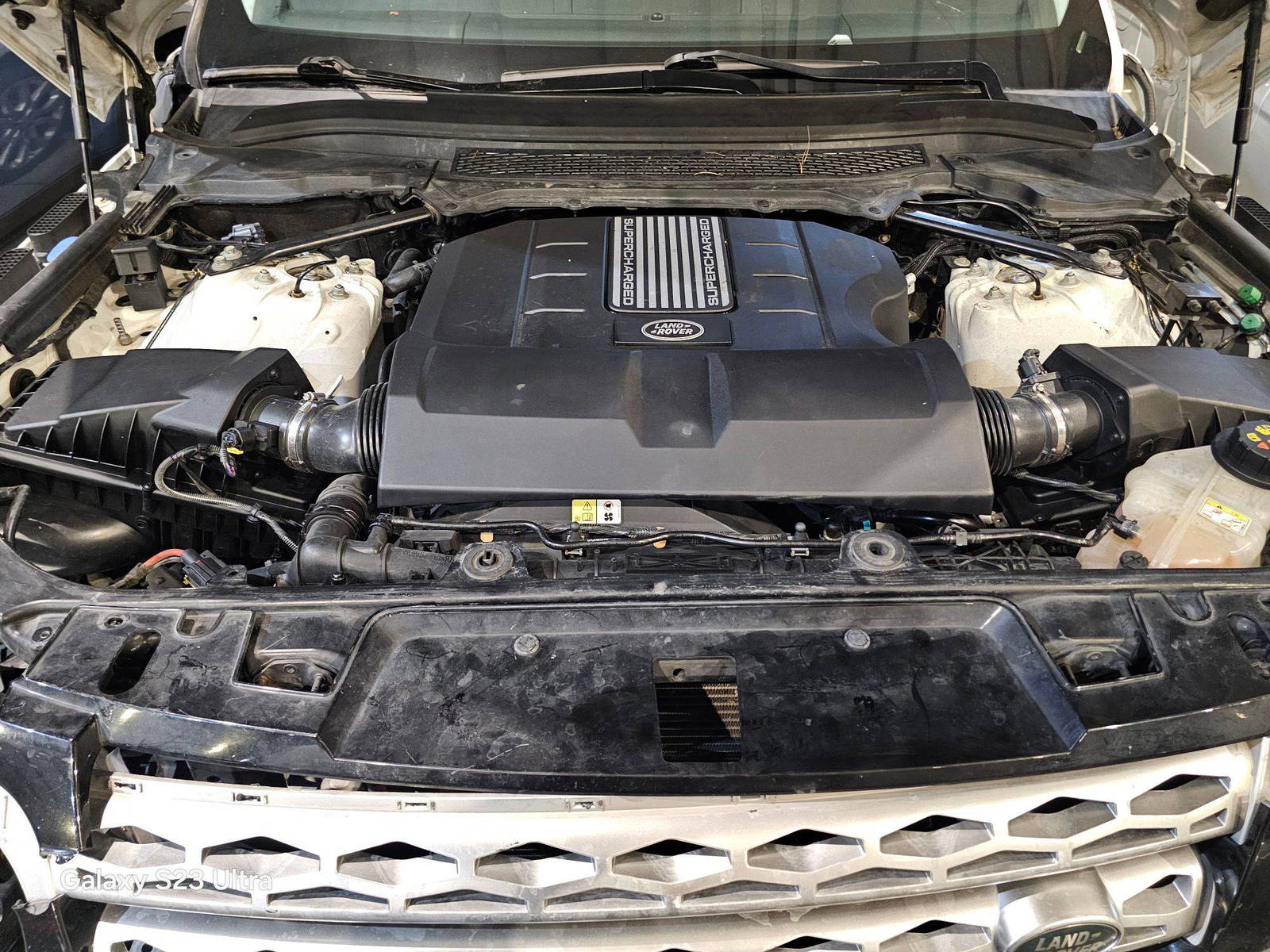 2015 LAND ROVER RANGE ROVER SPORT — 119301 Miles — Lot A629866 — Main - Marhaba Auctions Used Cars - Image 12