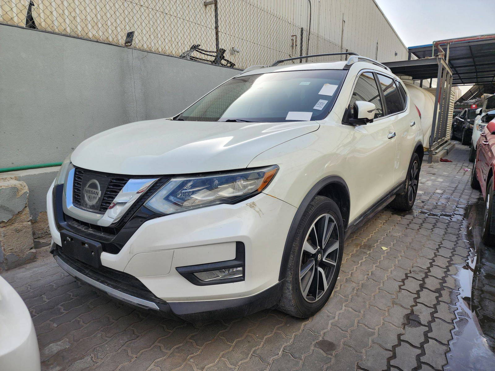 2017 NISSAN ROGUE — 186355 KM — Lot 3281078 — Souq - Marhaba Auctions Used Cars - Image 3
