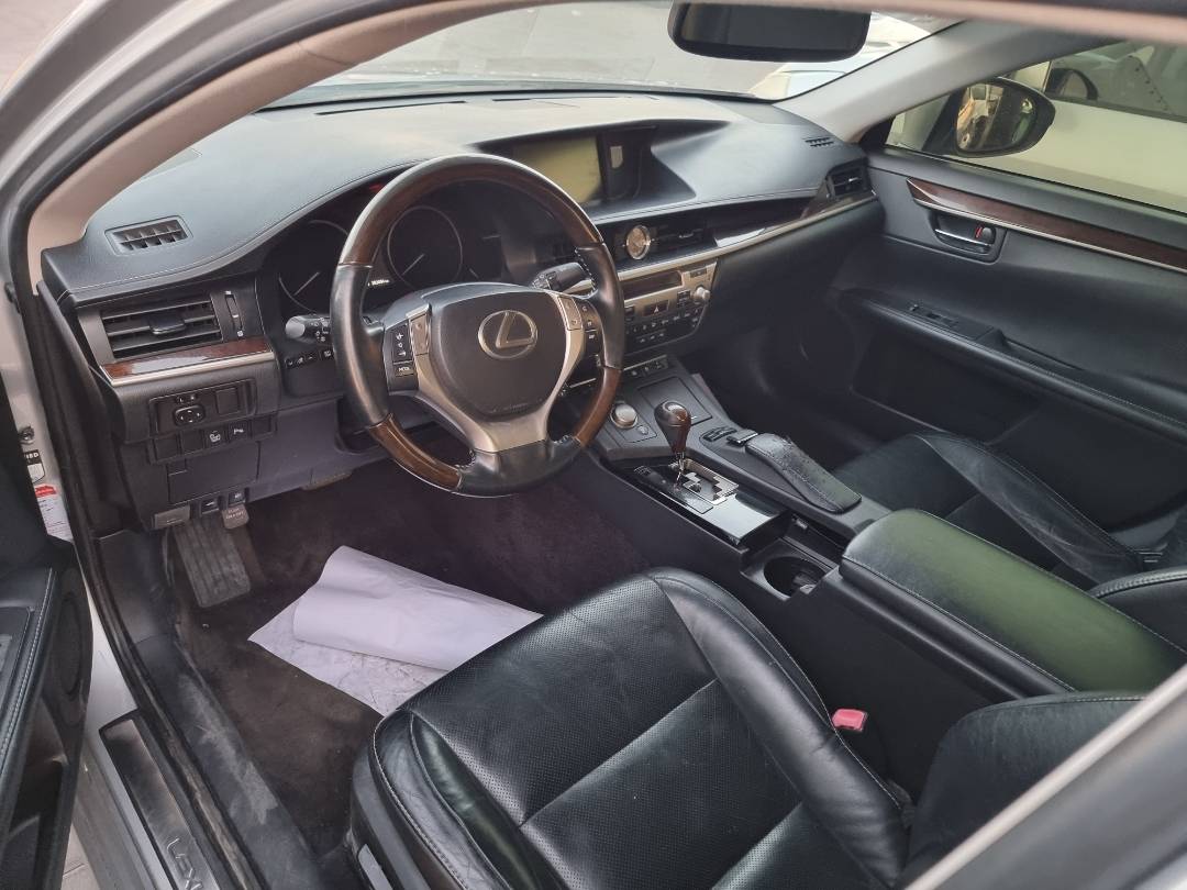 2013 LEXUS ES 350 — 283004 KM — Lot 2080133 — Main - Marhaba Auctions Used Cars - Image 7