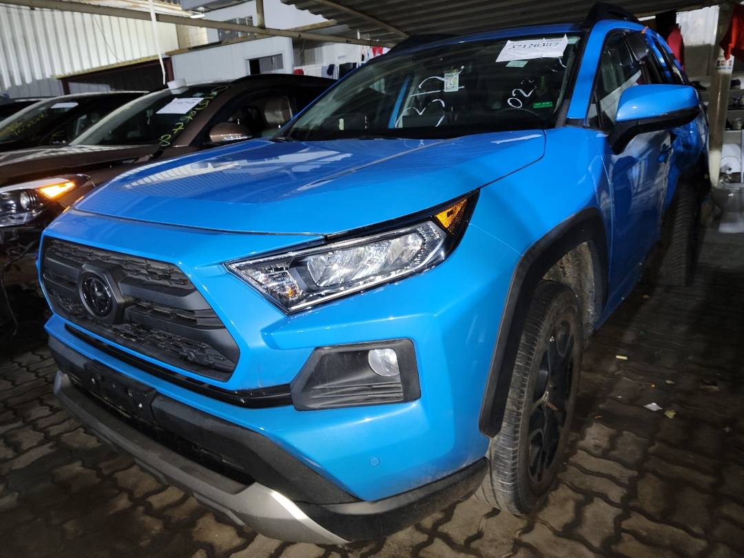 2019 TOYOTA RAV4 — 32393 Miles — Lot 023617 - Marhaba Auctions Used Cars - Image 4