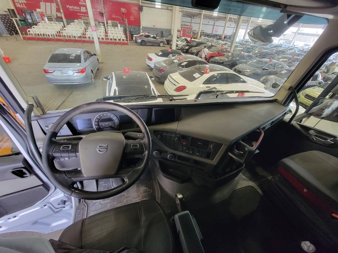 2014 VOLVO FH-Series — 968672 KM — Lot B695504 — Main - Marhaba Auctions Used Cars - Image 6