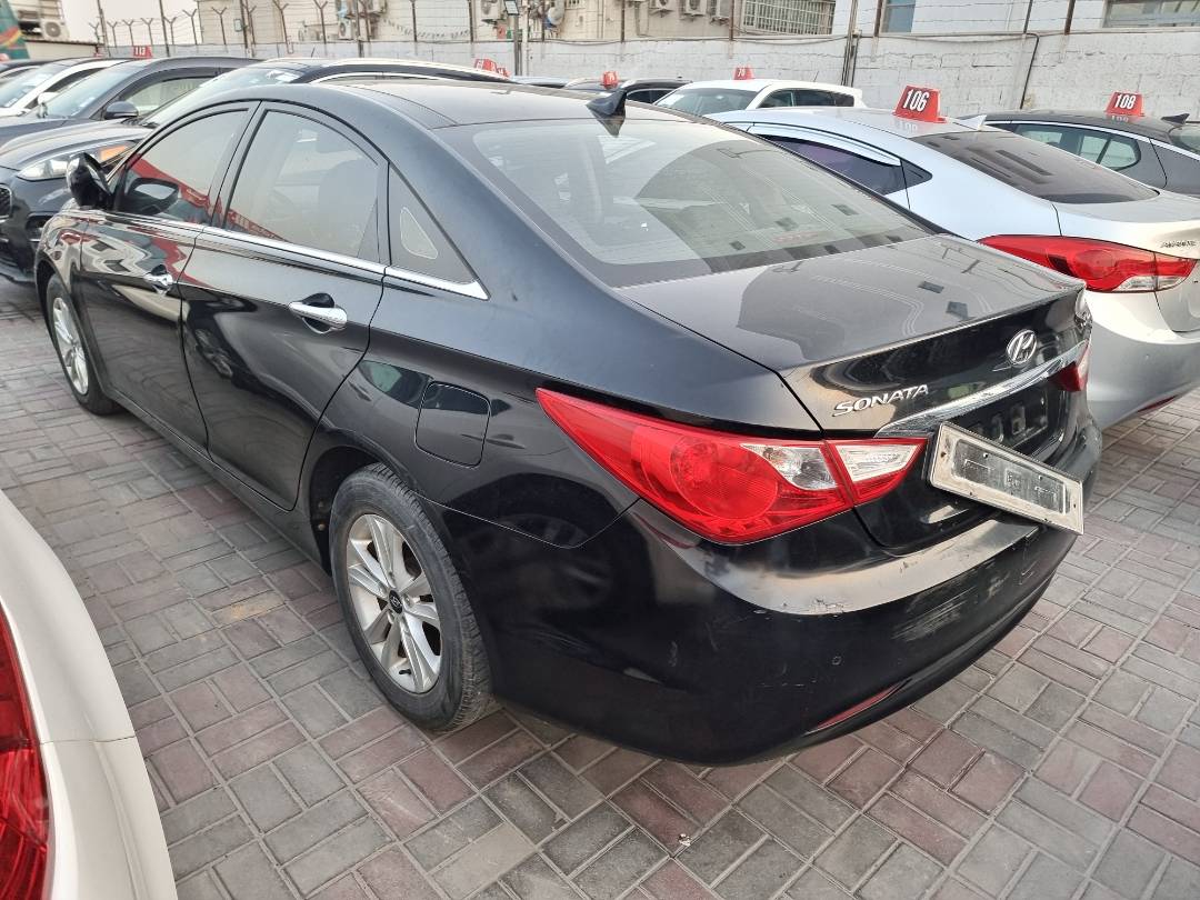 2010 HYUNDAI SONATA — 136786 KM — Lot 78658 — Main - Marhaba Auctions Used Cars - Image 4