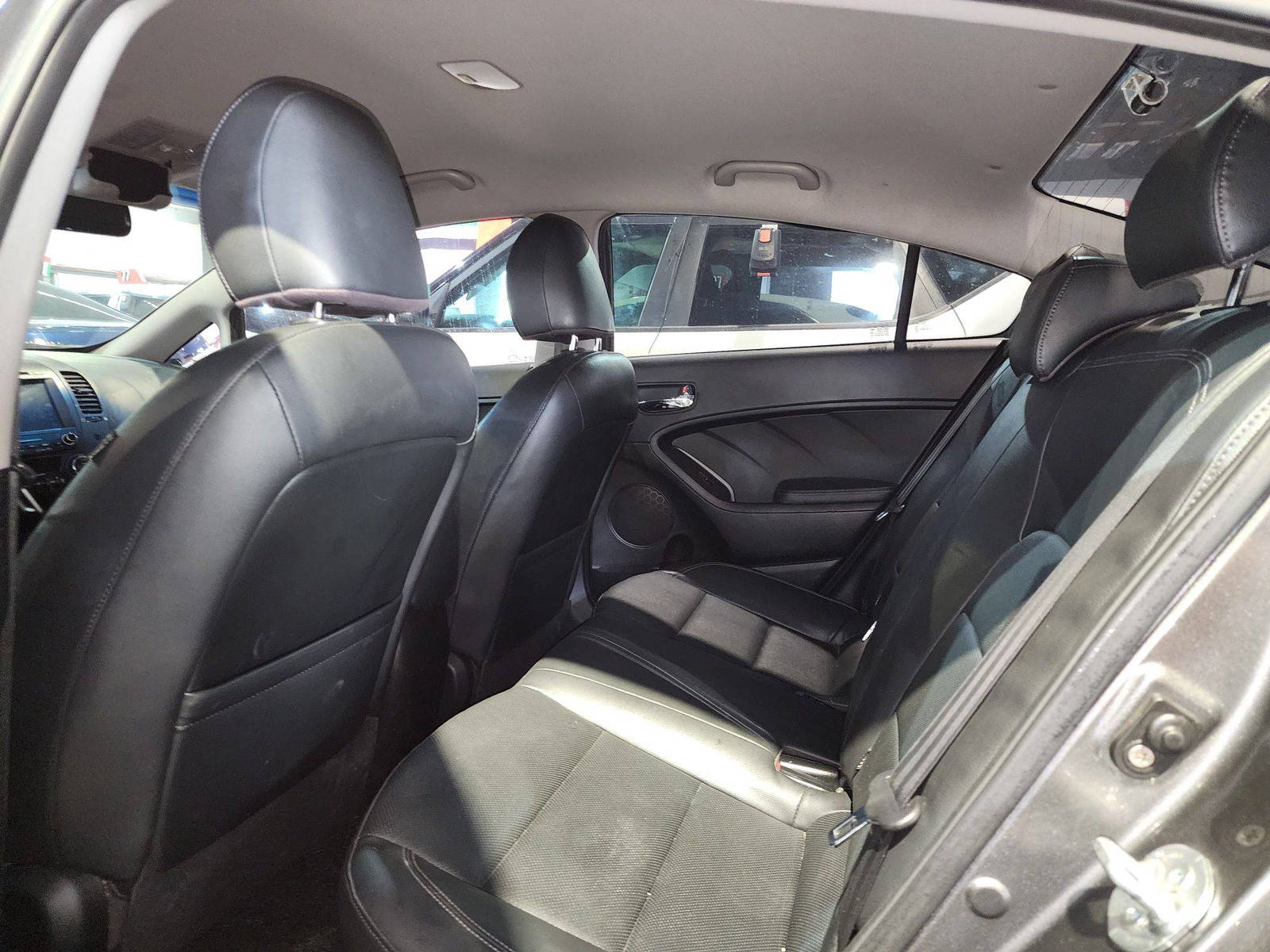2013 KIA K3 — 143128 KM — Lot 075874 — Al Quoz - Marhaba Auctions Used Cars - Image 7