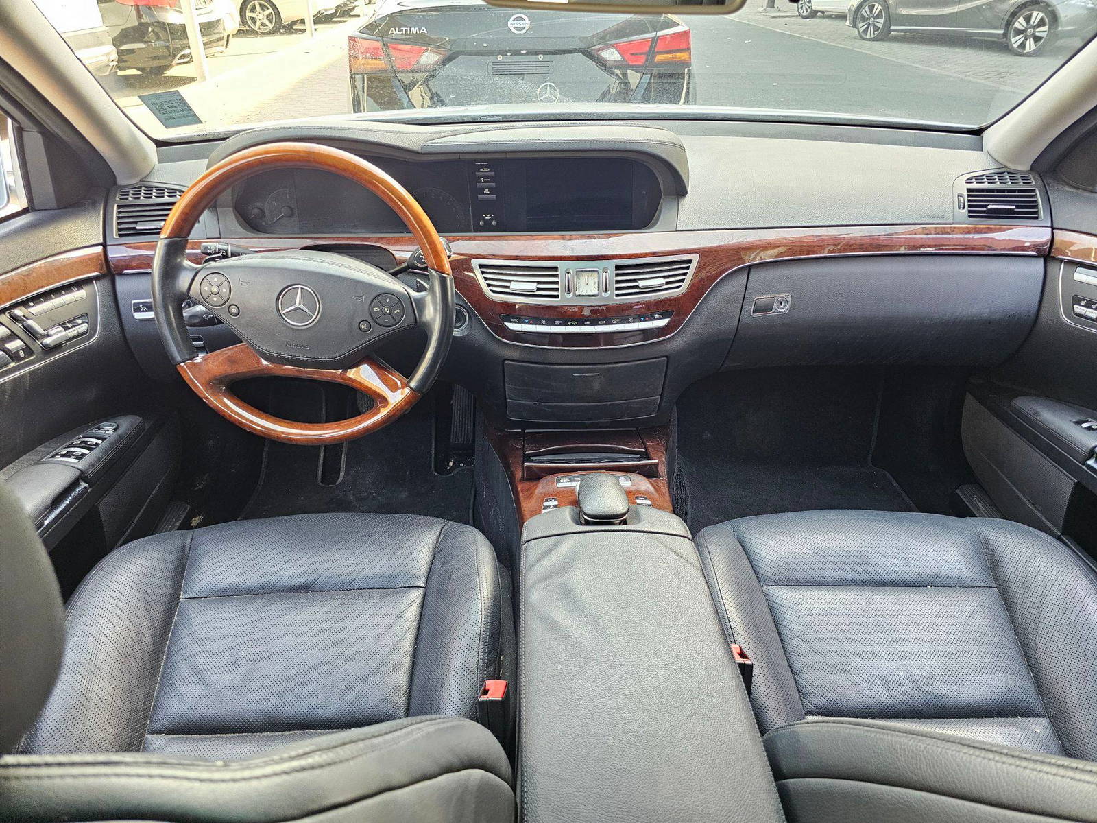 2010 MERCEDES BENZ S 500 4MATIC — 276142 KM — Lot A32137 — Souq - Marhaba Auctions Used Cars - Image 7