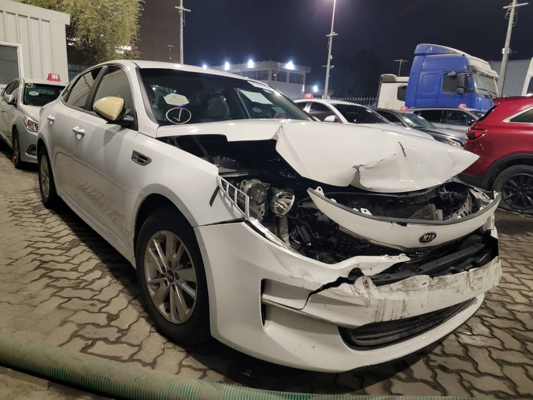2017 KIA OPTIMA — 100712 Miles — Lot HG162876 — Main - Marhaba Auctions Used Cars - Image 4