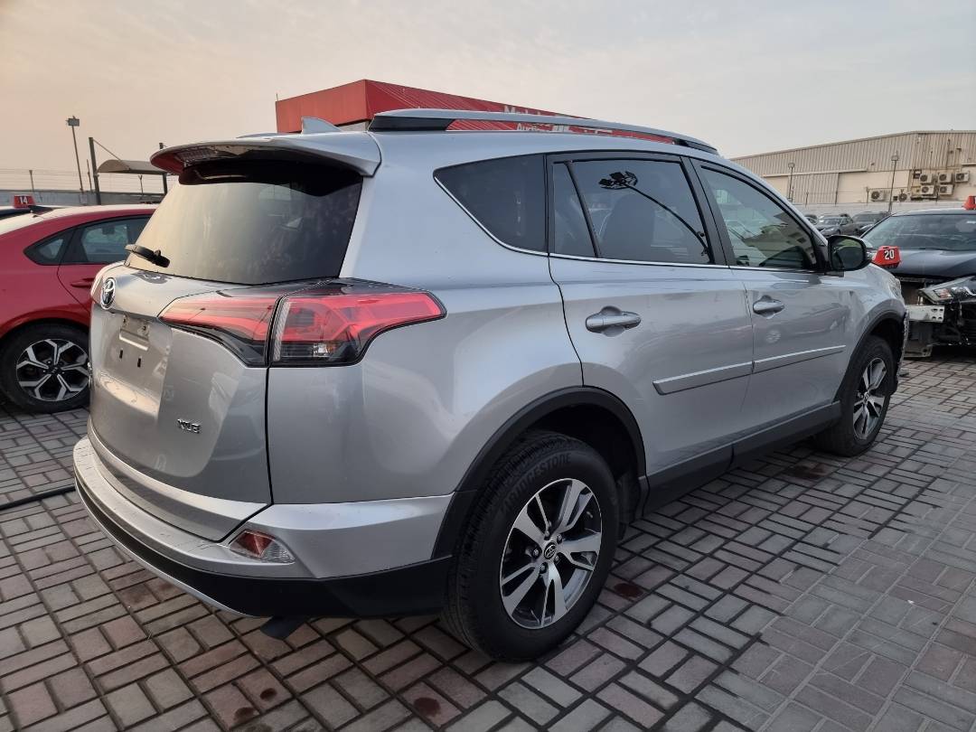 2018 TOYOTA RAV4 — 37043 Miles — Lot 40741683 — Souq - Marhaba Auctions Used Cars - Image 4