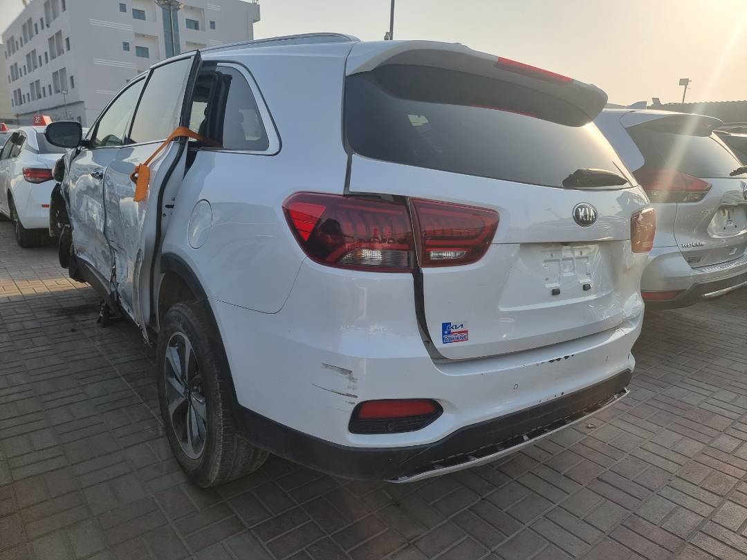 2019 KIA SORENTO — 180605 Miles — Lot 460948 — Ind. 12 - Marhaba Auctions Used Cars - Image 4