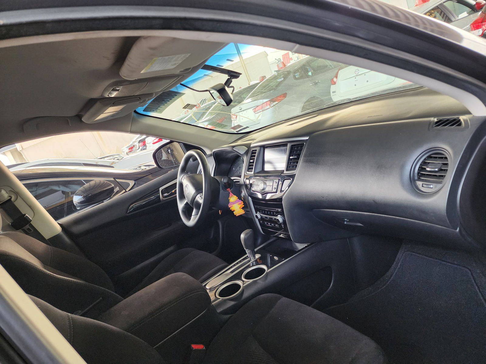 2014 NISSAN PATHFINDER — 202847 Miles — Lot 28583 — Souq - Marhaba Auctions Used Cars - Image 5