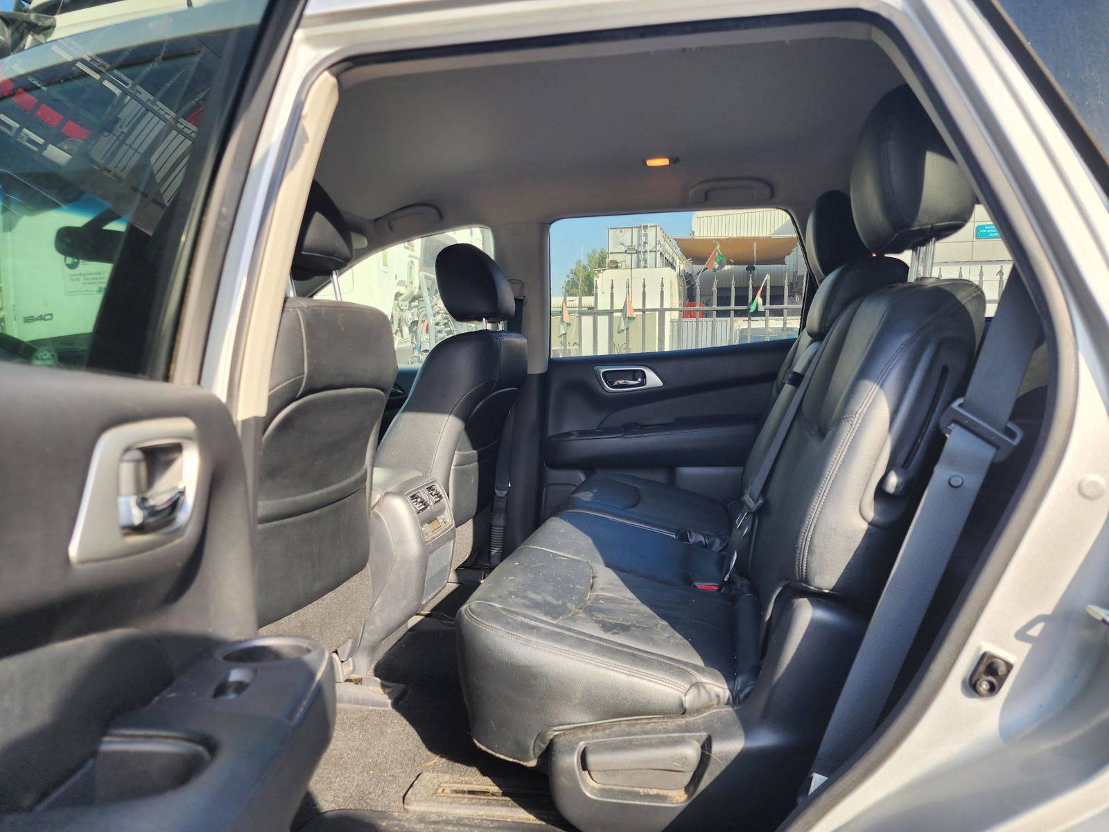 2015 NISSAN PATHFINDER — 165065 Miles — Lot 81596134 — Al Quoz - Marhaba Auctions Used Cars - Image 7