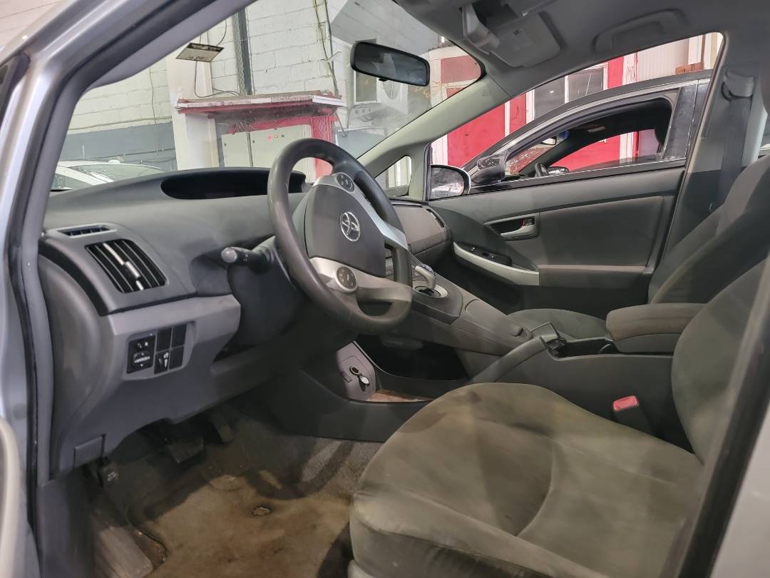 2010 TOYOTA PRIUS — 198910 Miles — Lot 38565935 — Souq - Marhaba Auctions Used Cars - Image 8