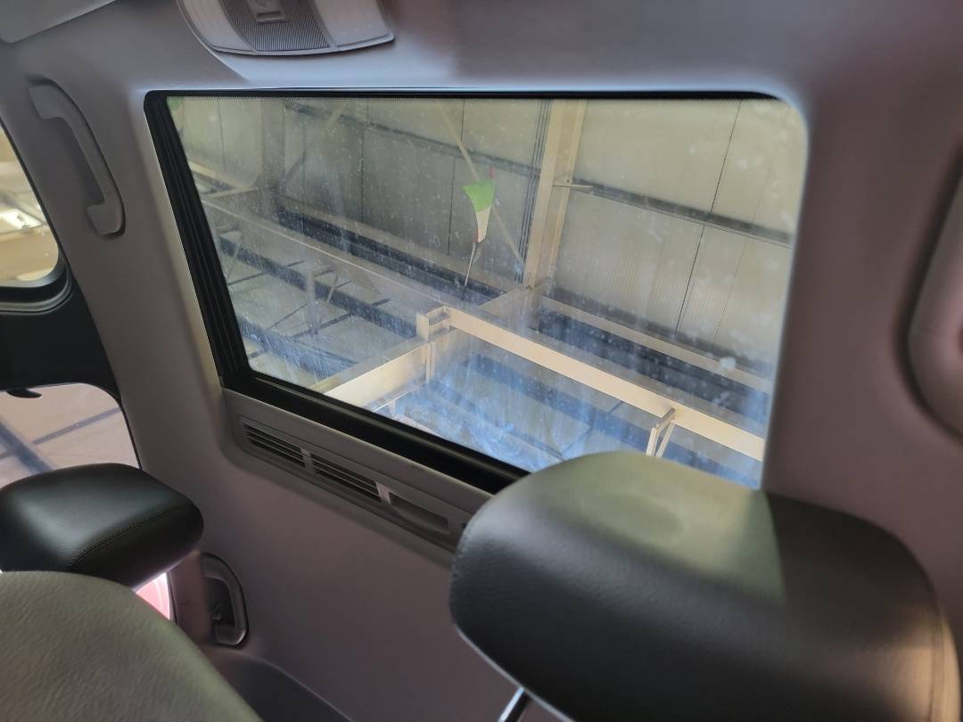 2011 MERCEDES BENZ E 350 — 184185 Miles — Lot 276400 — Souq - Marhaba Auctions Used Cars - Image 9