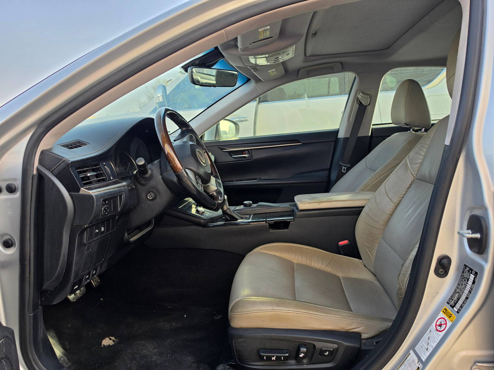 2016 LEXUS ES 300H — 9473 Miles — Lot 90123495 - Marhaba Auctions Used Cars - Image 7