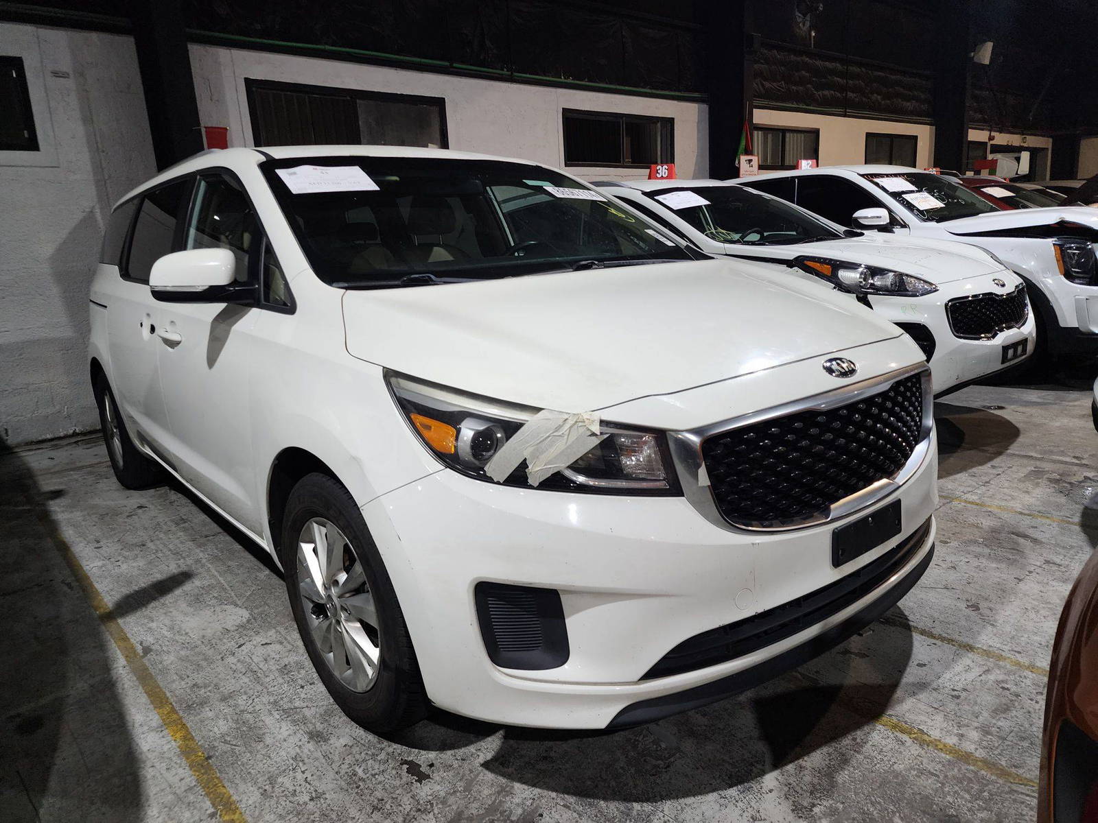 2015 KIA SEDONA — 219766 Miles — Lot 86567114 — Al Quoz - Marhaba Auctions Used Cars - Image 3