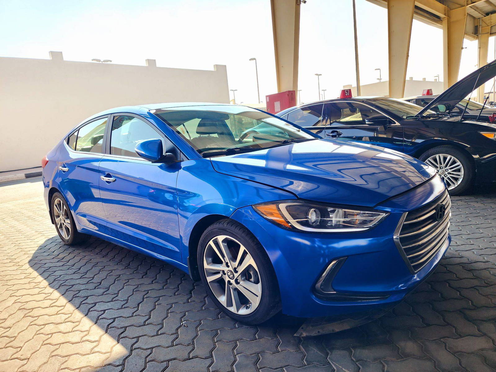 2017 HYUNDAI ELANTRA — 155022 Miles — Lot 3HU339465 — Souq - Marhaba Auctions Used Cars - Image 4