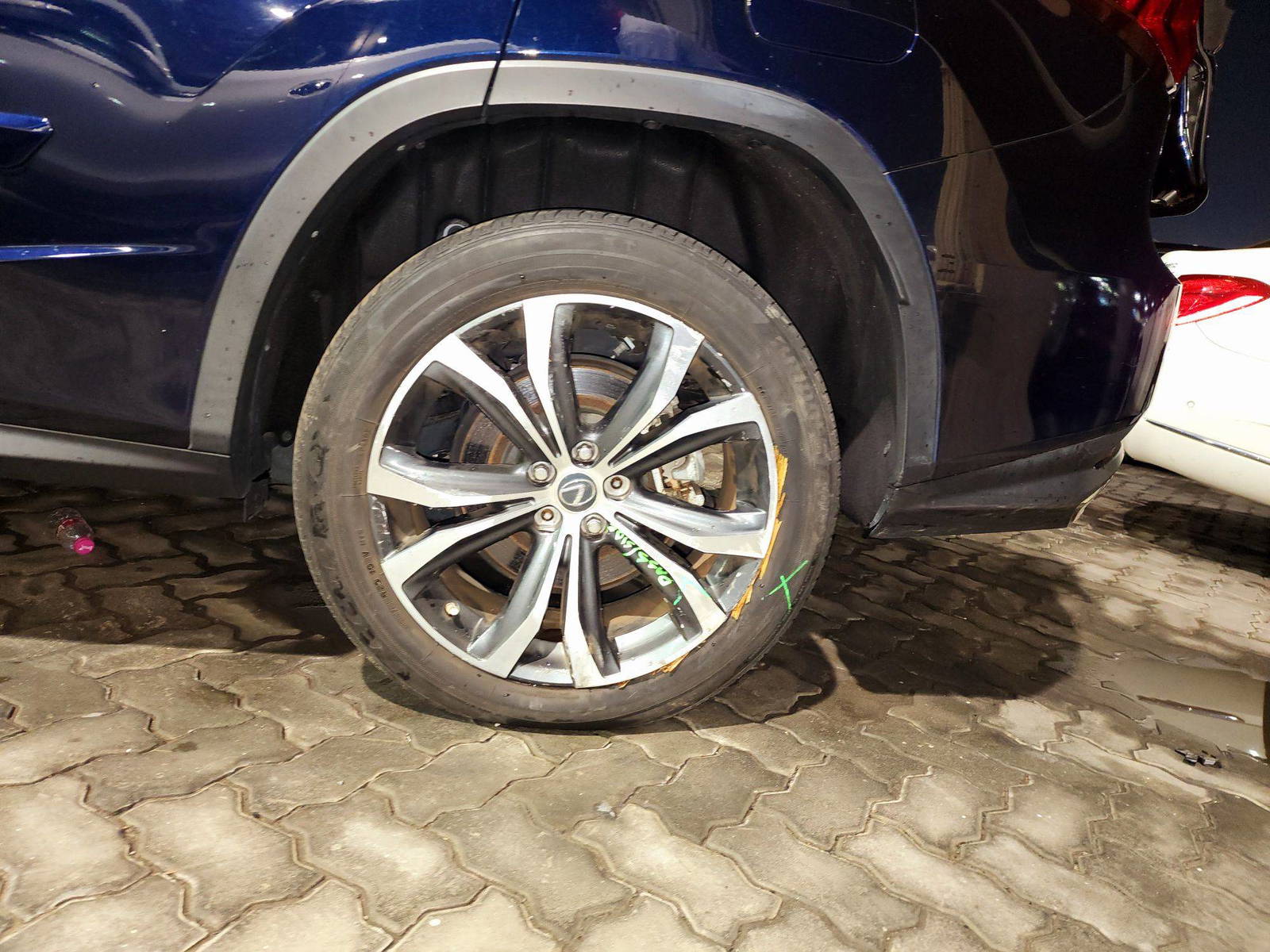 2020 LEXUS RX 350 — 24012 Miles — Lot A8LC243550 — Souq - Marhaba Auctions Used Cars - Image 11