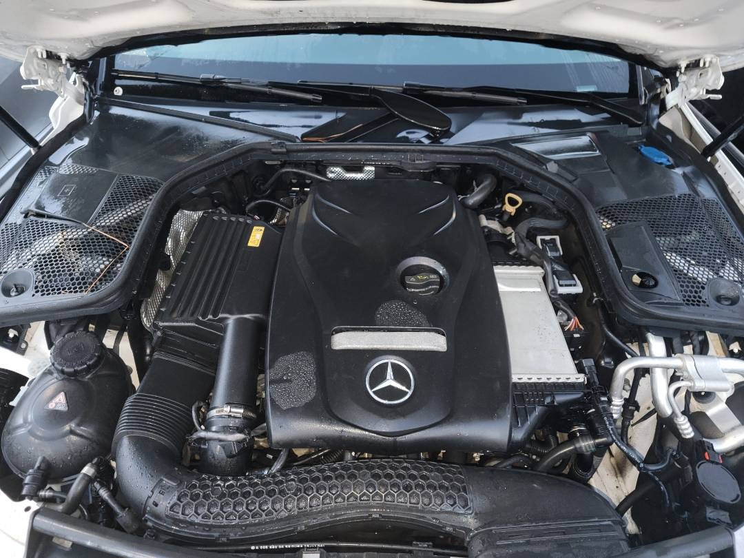 2018 MERCEDES BENZ C300 — 76911 Miles — Lot JR348955 - Marhaba Auctions Used Cars - Image 7