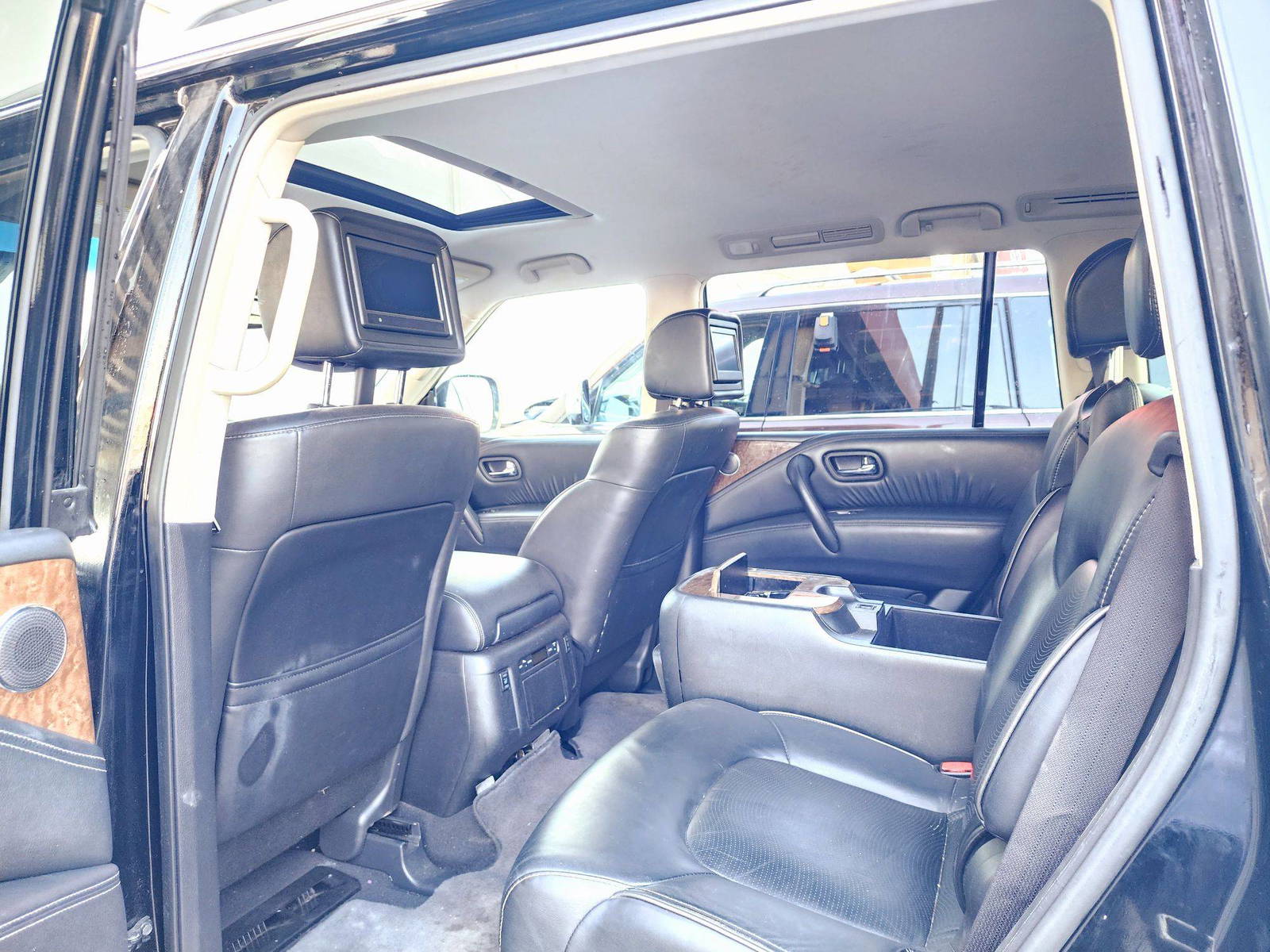2016 INFINITI QX80 — 169624 Miles — Lot 80313464 — Souq - Marhaba Auctions Used Cars - Image 6